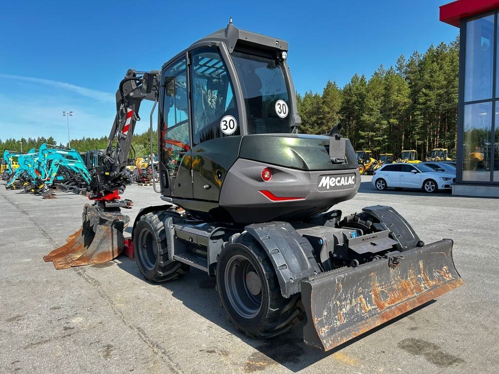 mecalac-7-mwr-huippu-varusteil,5259c609