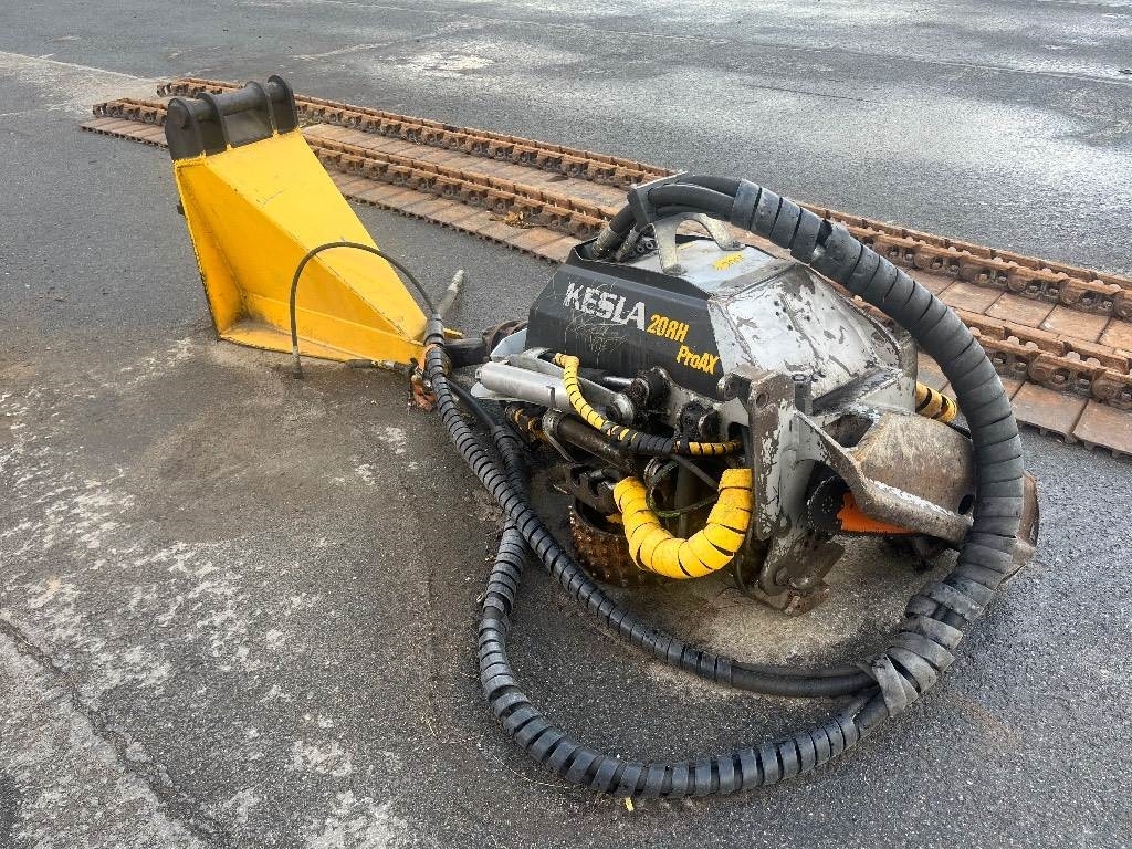 hyundai-robex-140-lcm-9-engcon,63f783d5
