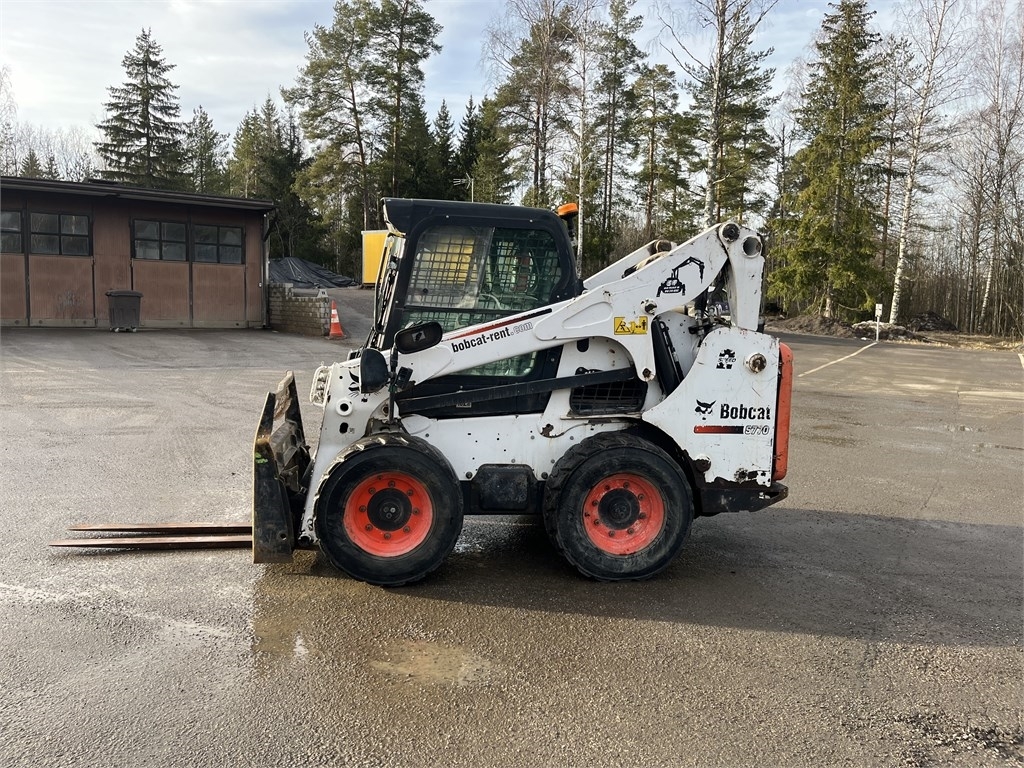 bobcat-s-770-liukuohjatut-kuormaajat-maarakennus-minikone