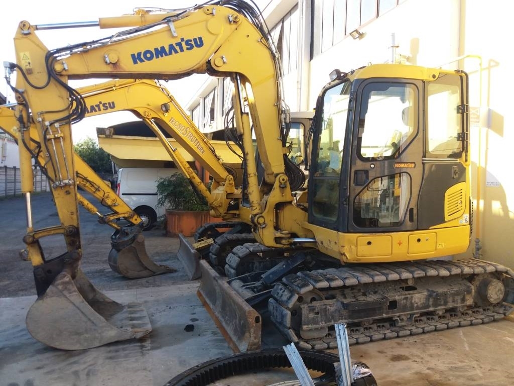Komatsu PC88MR-8, Escavatori compatti, Costruzioni