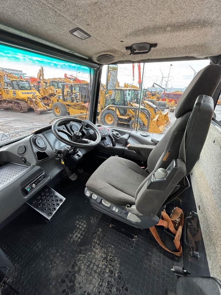 Bell B 30 E (New tyres)