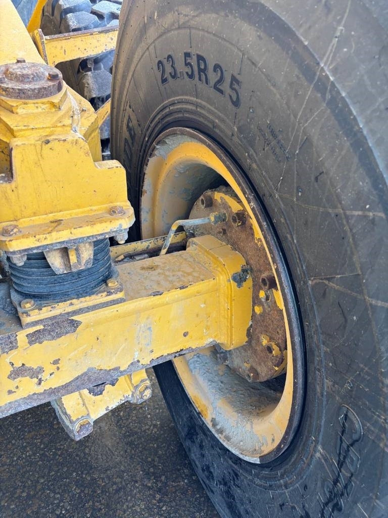 Bell B 30 E (New tyres)