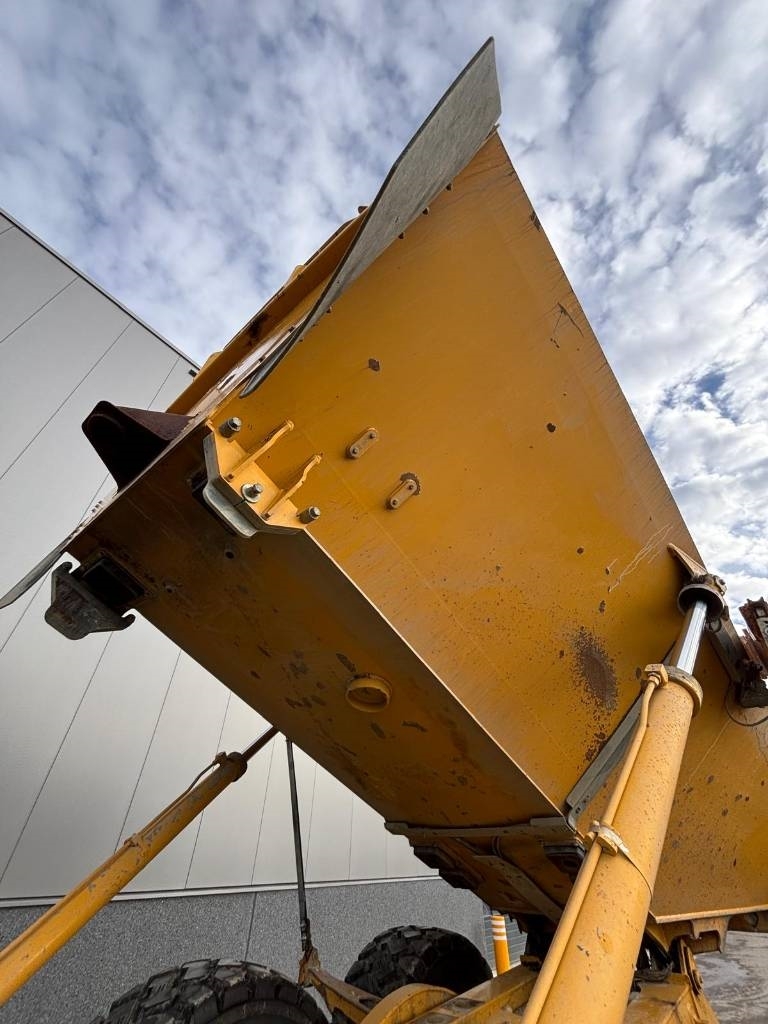 Bell B 30 E (New tyres)