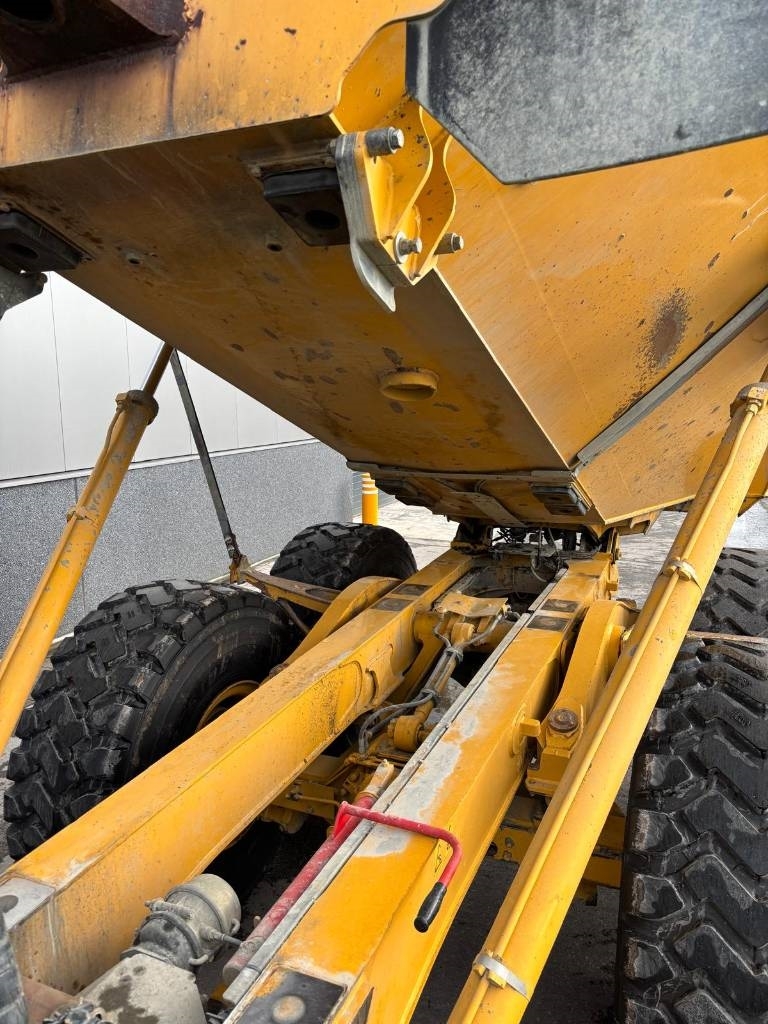 Bell B 30 E (New tyres)