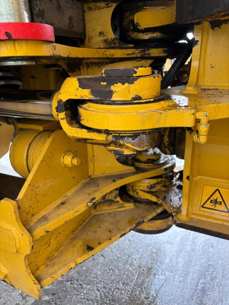 Bell B 30 E (New tyres)