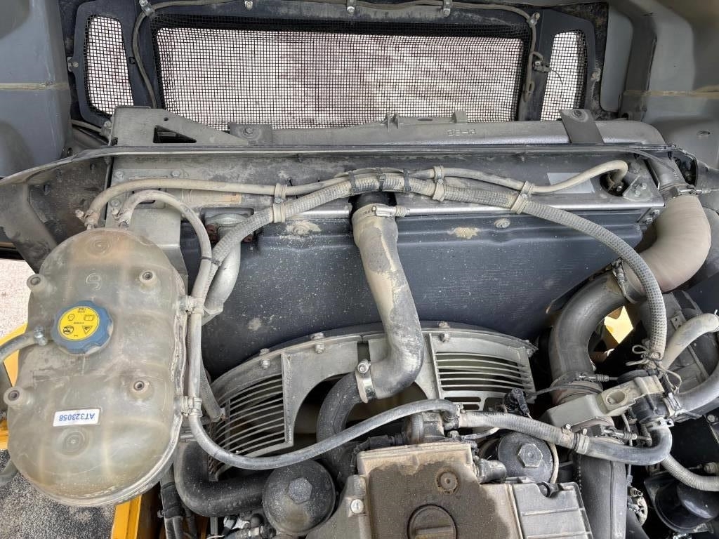 Bell B 30 E (New tyres)