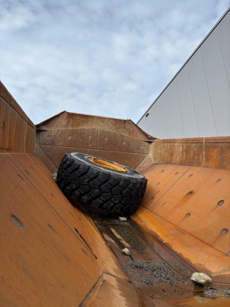 Bell B 30 E (New tyres)