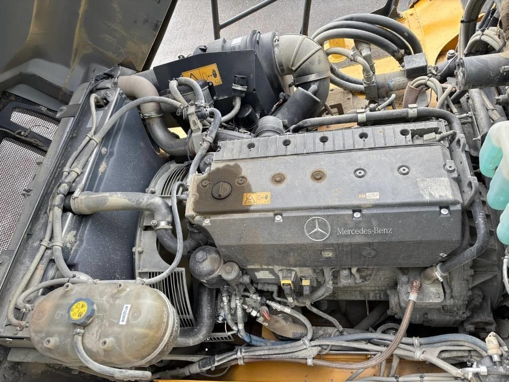 Bell B 30 E (New tyres)