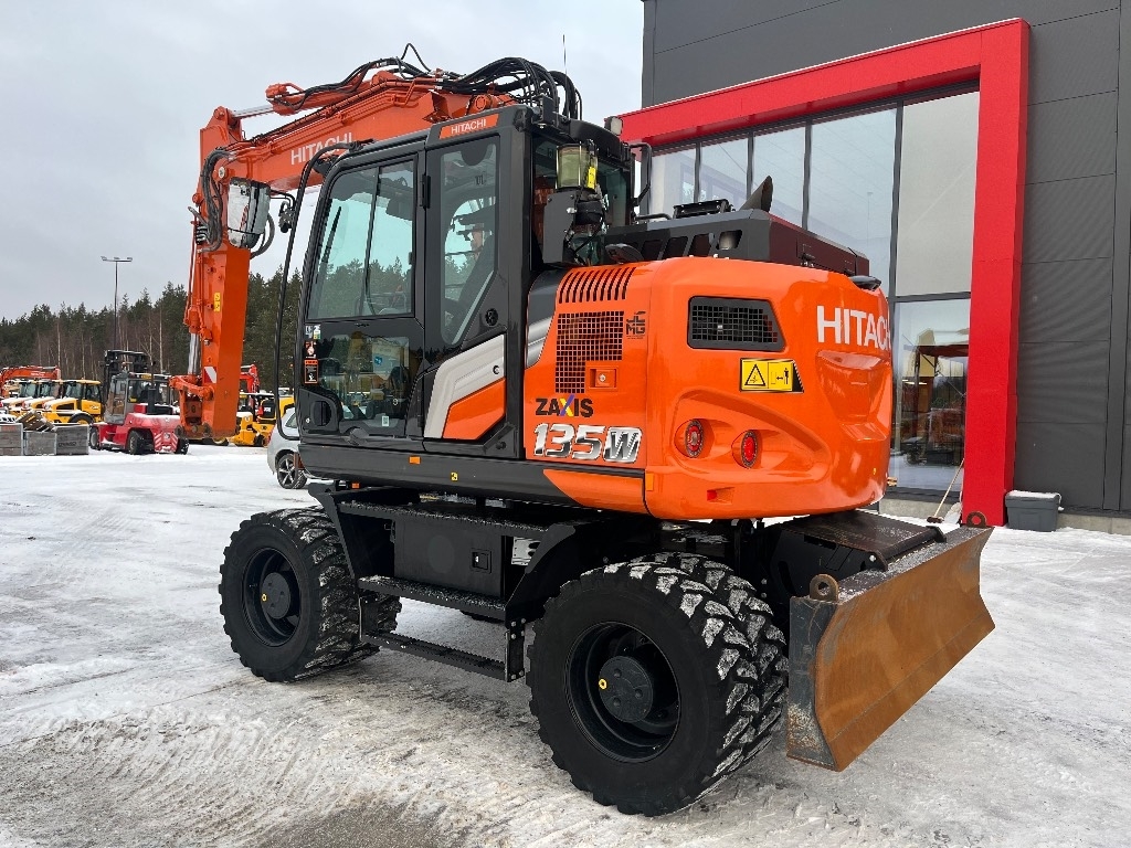 yacchi① Hitachi ZX 135 W-7 - Wheeled Excavators - Construction