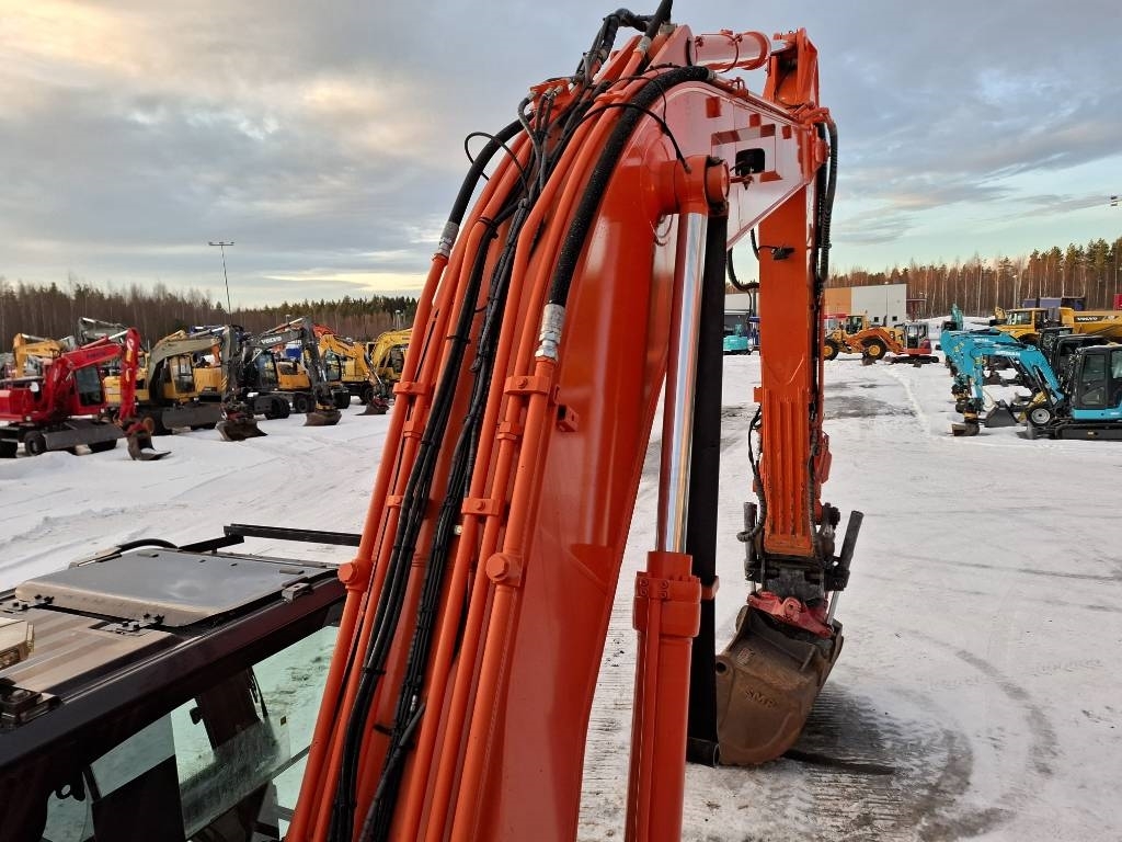 hitachi-zx-300-lc-6-pyorittaja,260bcf19