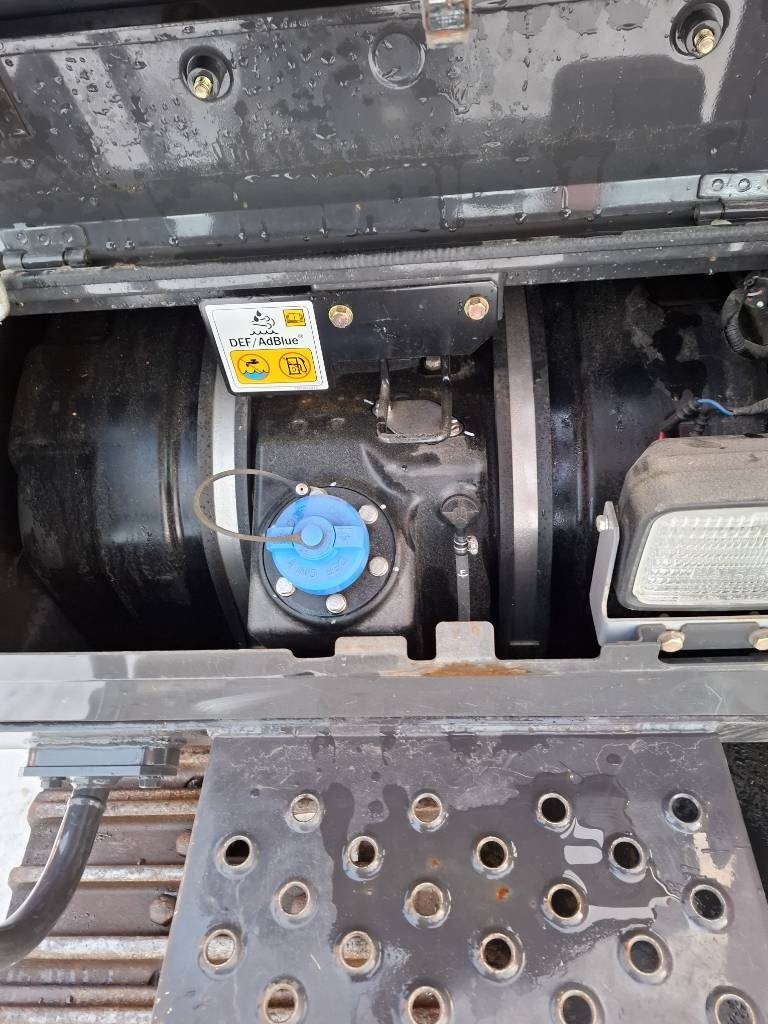 hitachi-zx-300-lc-6-pyorittaja,53324468