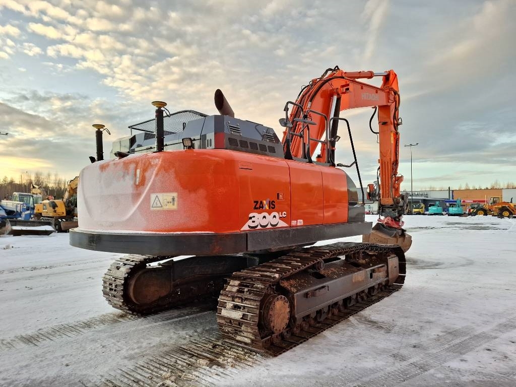 hitachi-zx-300-lc-6-pyorittaja,5c327ccb