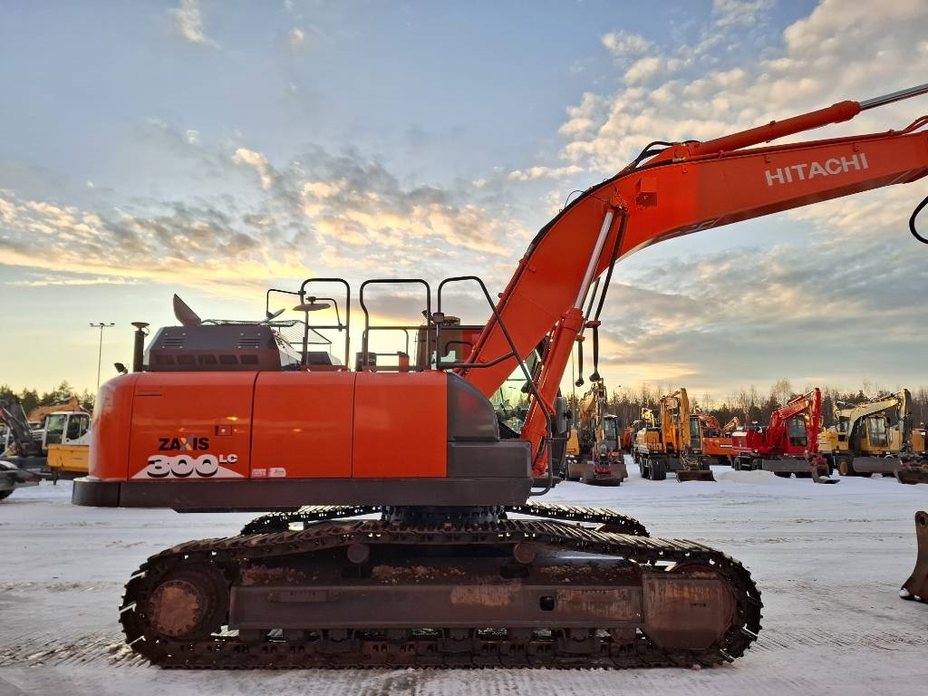 hitachi-zx-300-lc-6-pyorittaja,ba2c7604