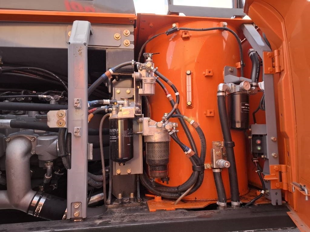 hitachi-zx-300-lc-6-pyorittaja,f867e58a