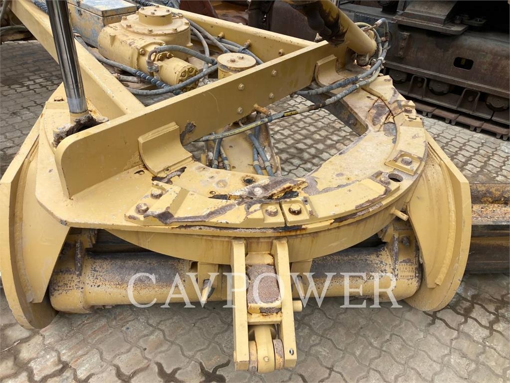 CAT 12M image 11