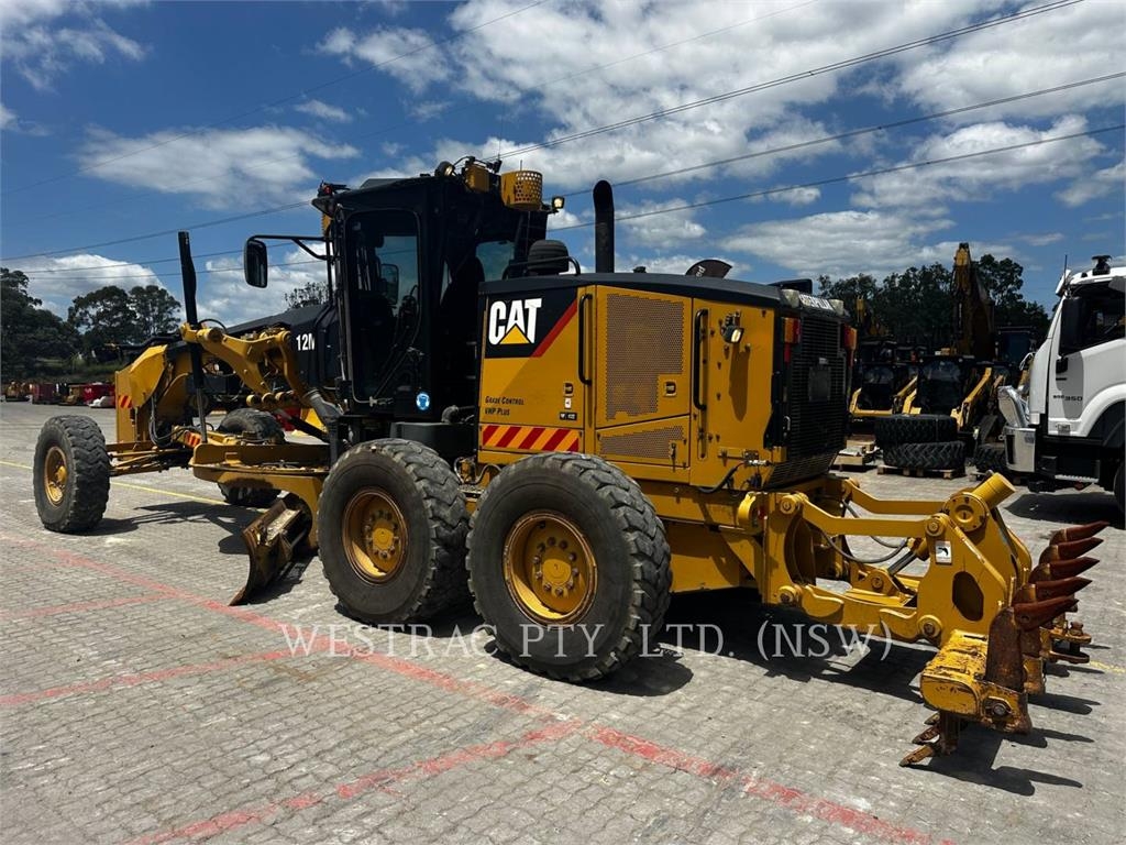 CAT 12M image 4