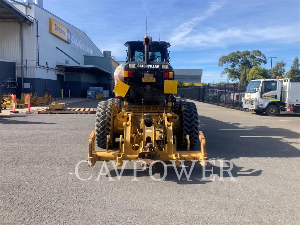 CAT 12M image 10