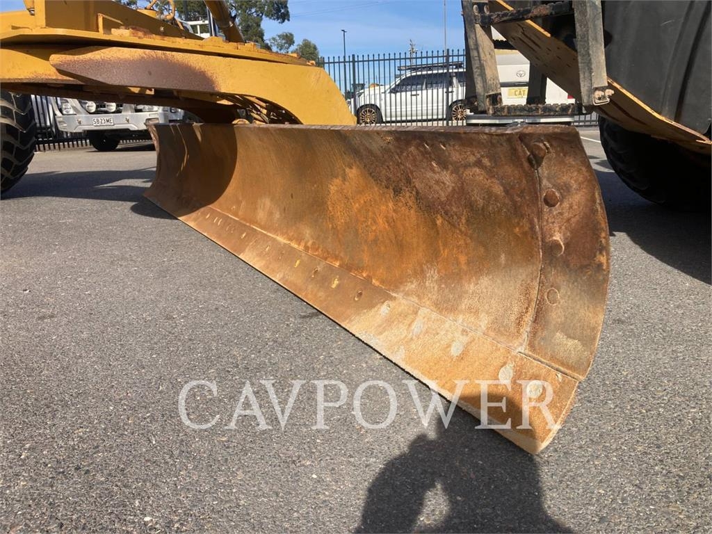 CAT 12M image 12