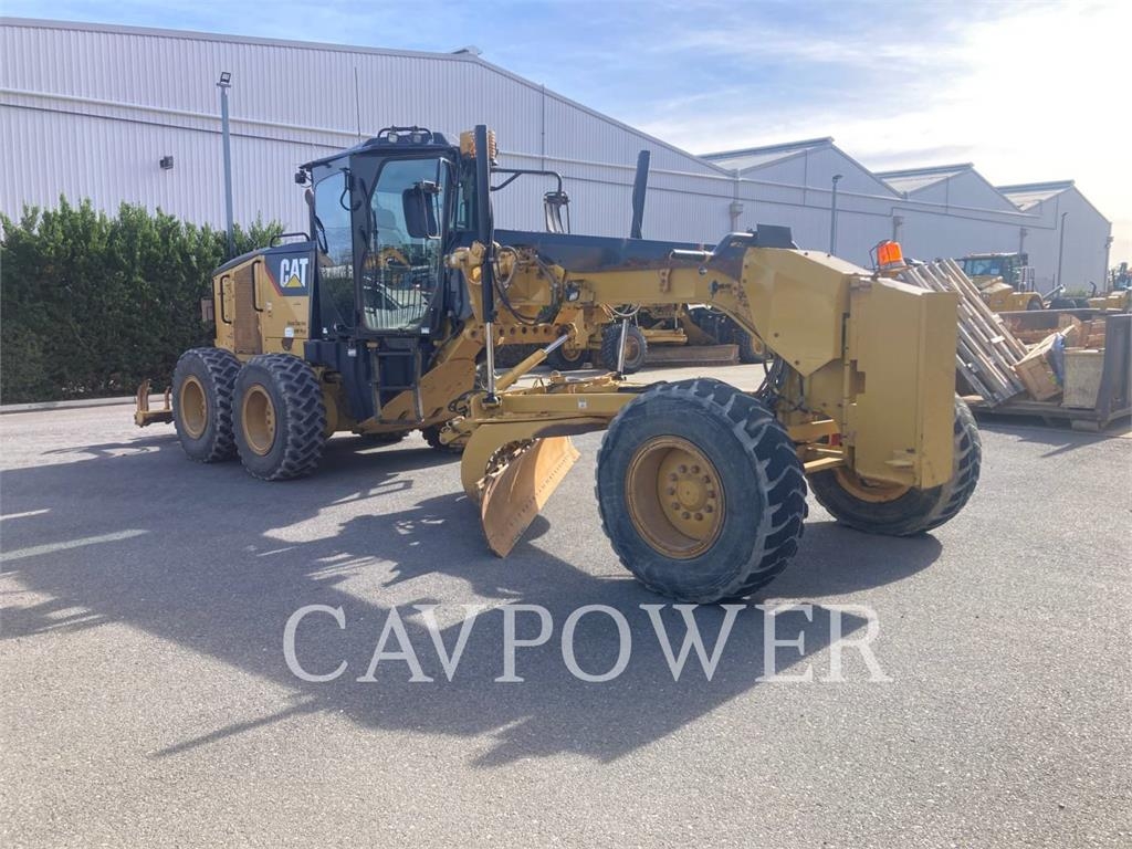 CAT 12M image 2