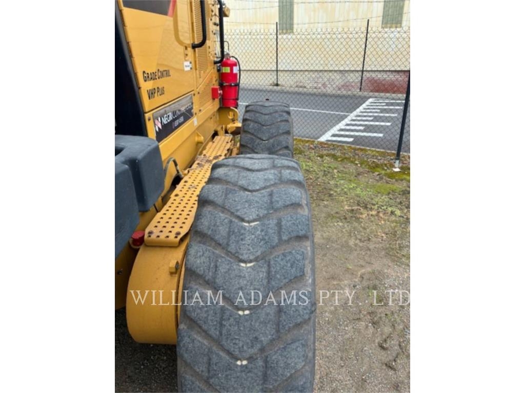 CAT 12M image 10