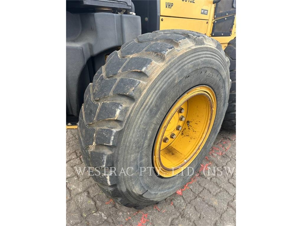 CAT 12M image 10
