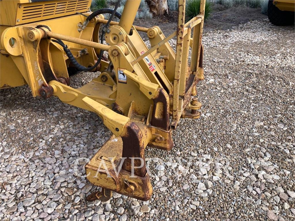 CAT 12M image 11