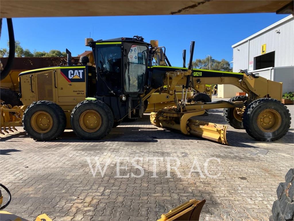 CAT 12M image 2