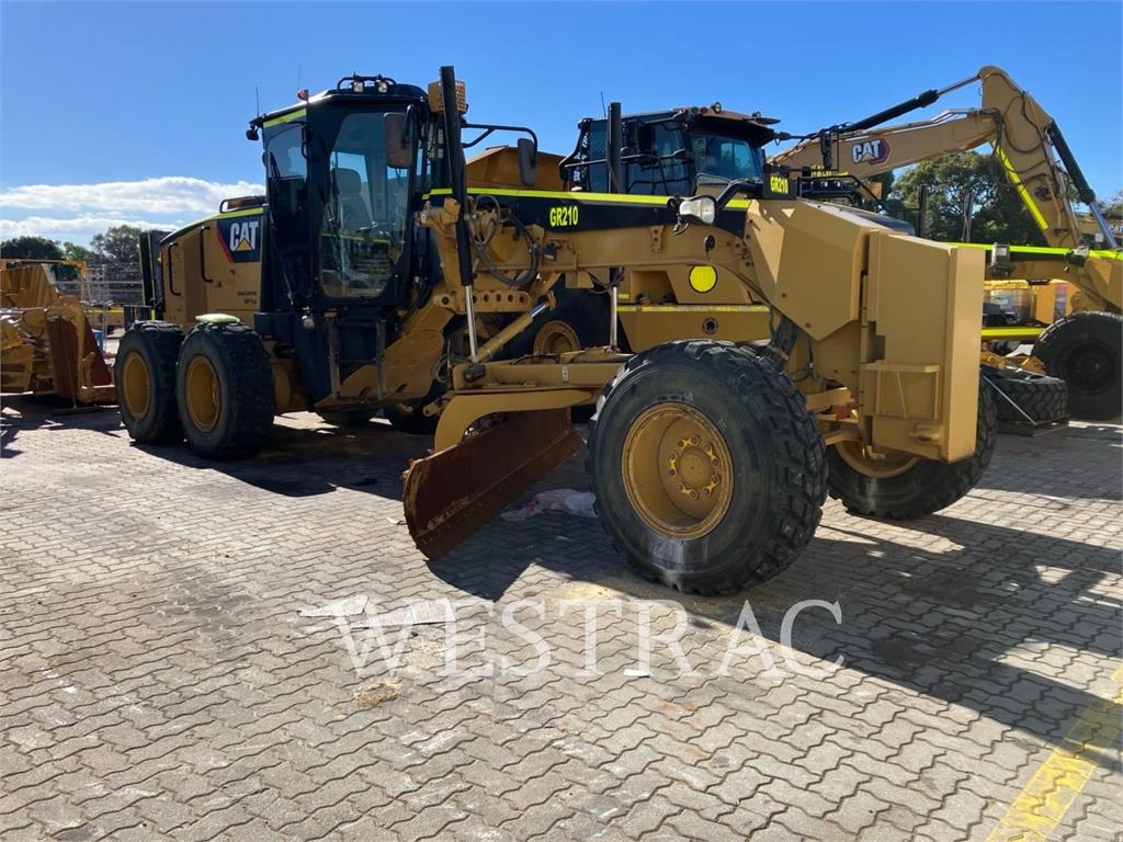 CAT 12M image 4