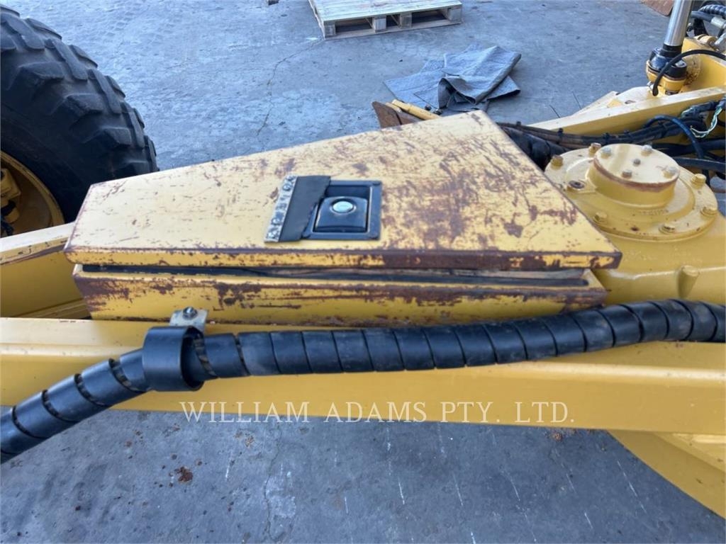 CAT 12M image 10