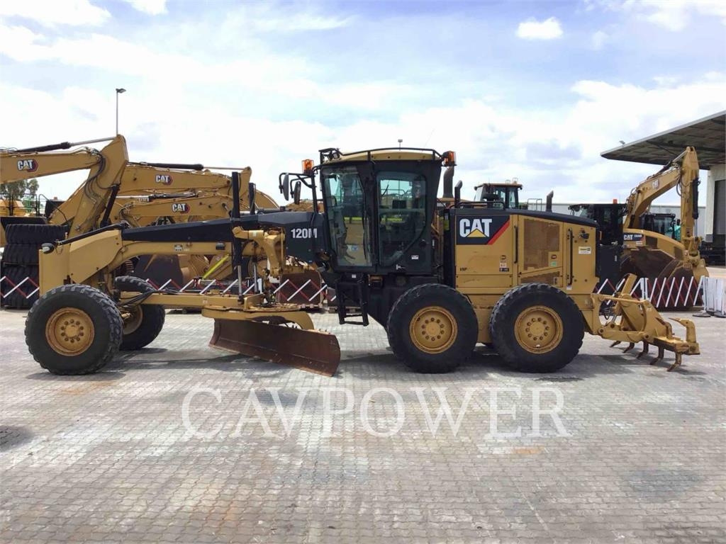 CAT 120M image 8