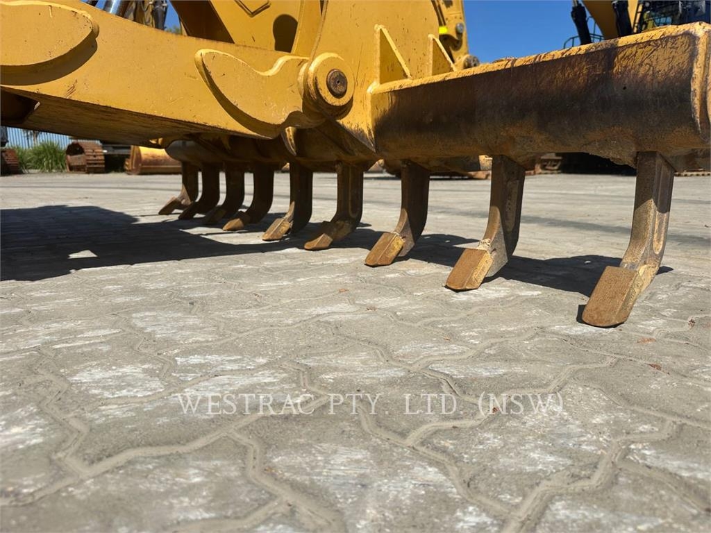 CAT 120M image 10