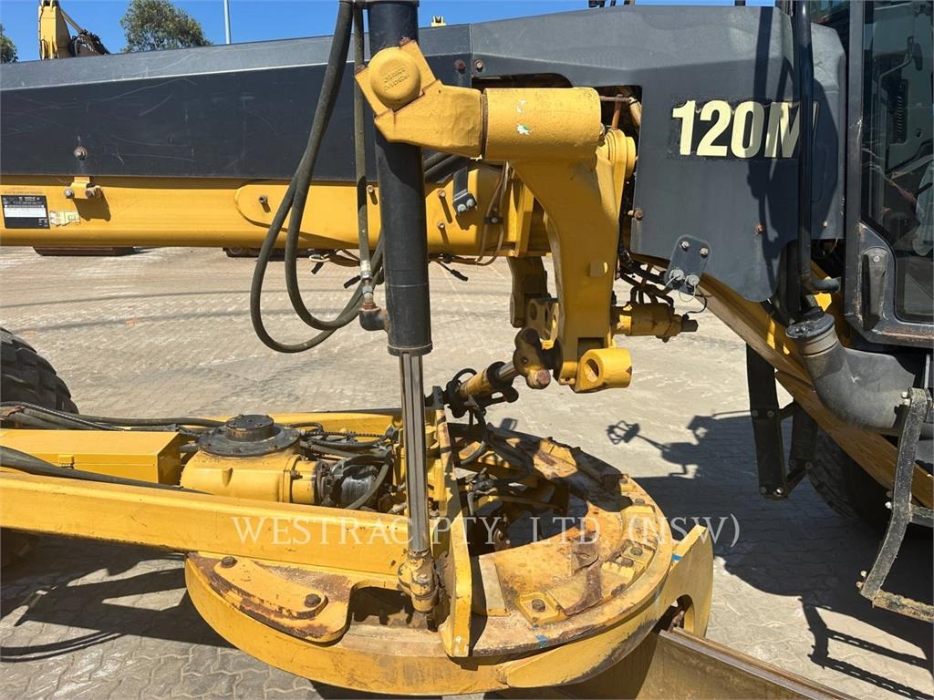 CAT 120M image 12