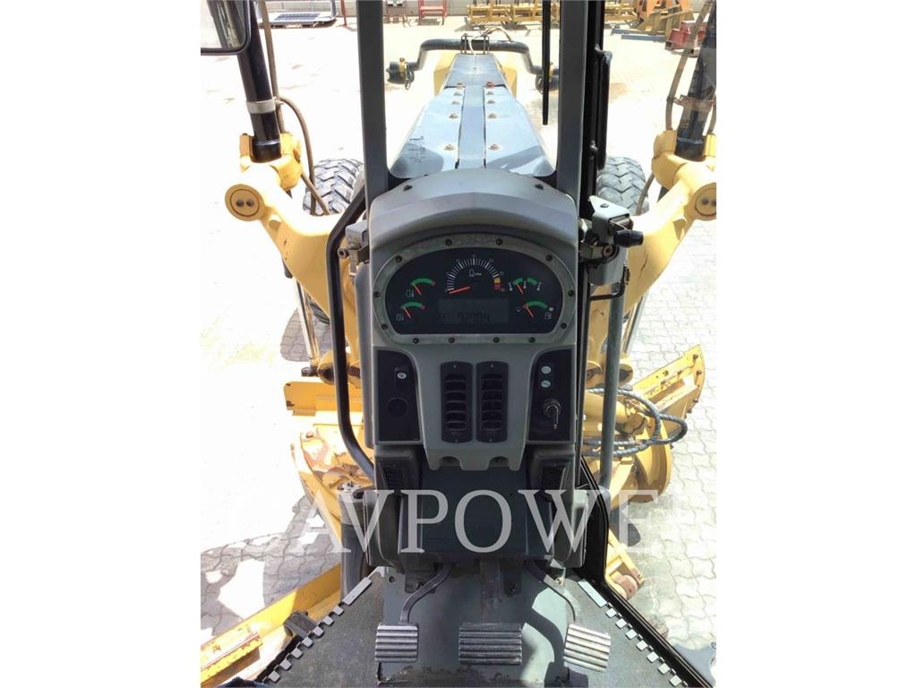 CAT 120M image 12