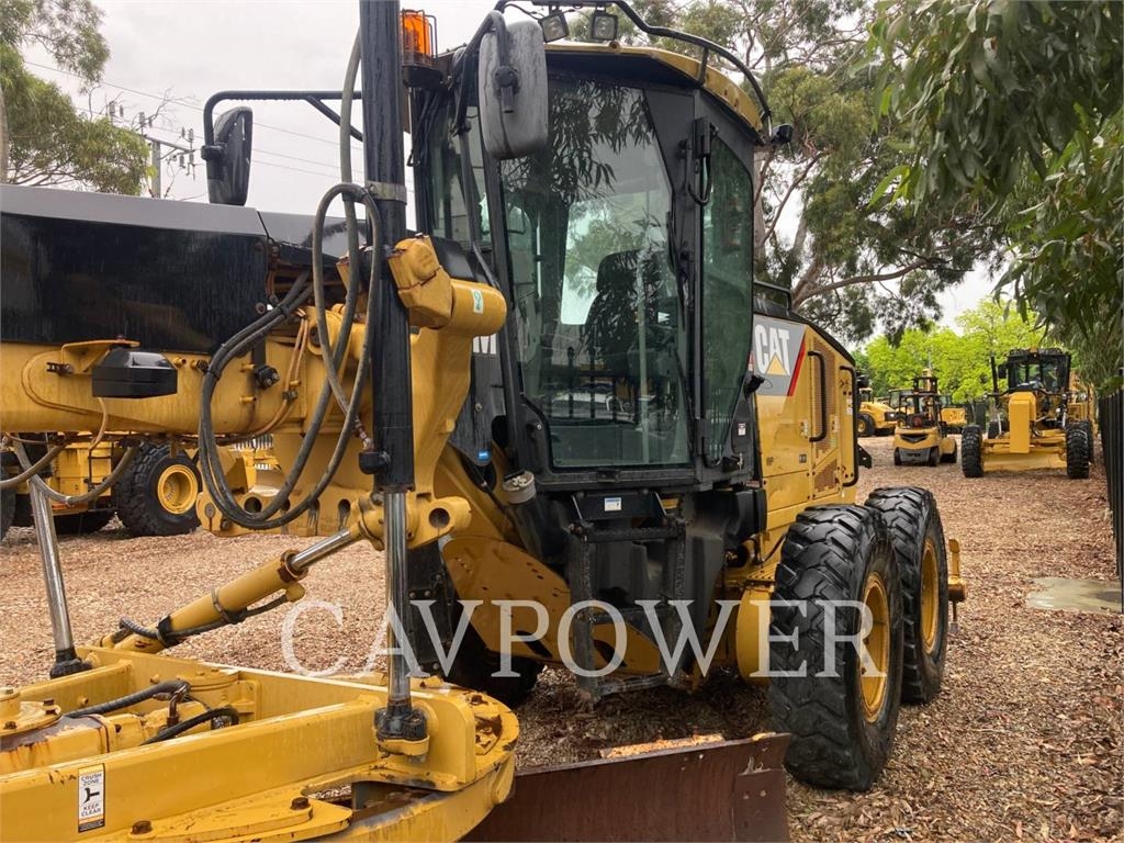 CAT 120M image 2