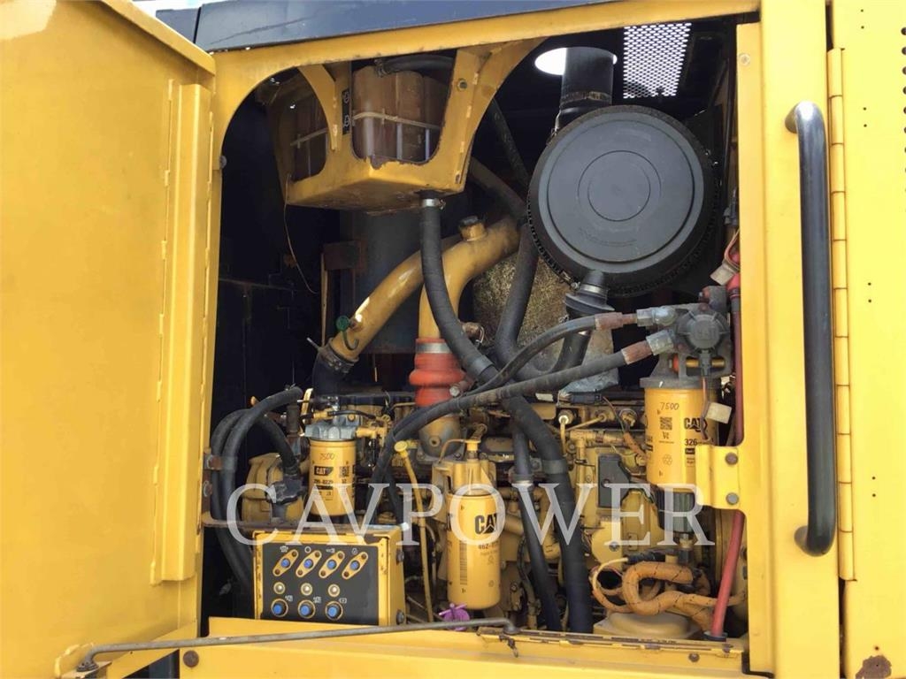 CAT 120M image 7