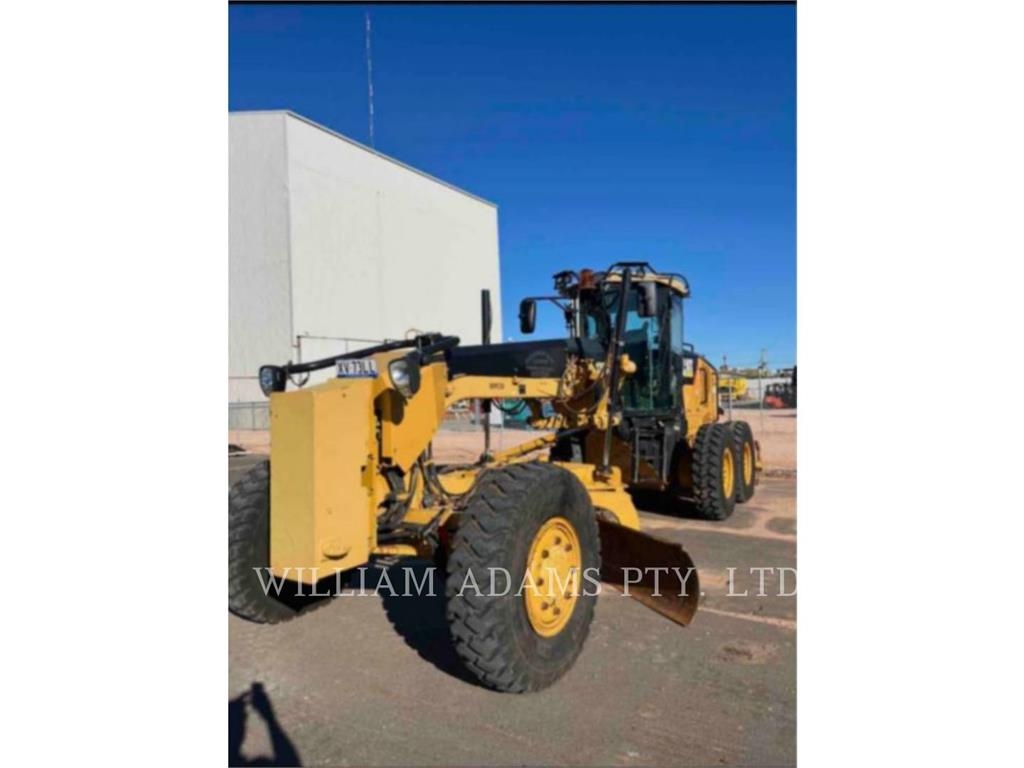 CAT 120M AWD