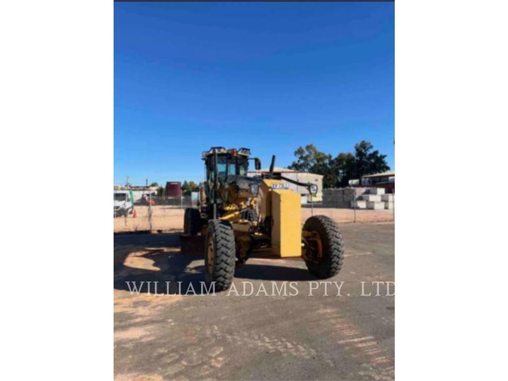 CAT 120M AWD image 2