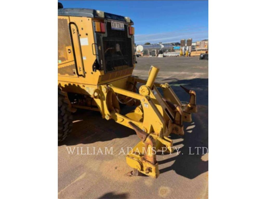 CAT 120M AWD image 3