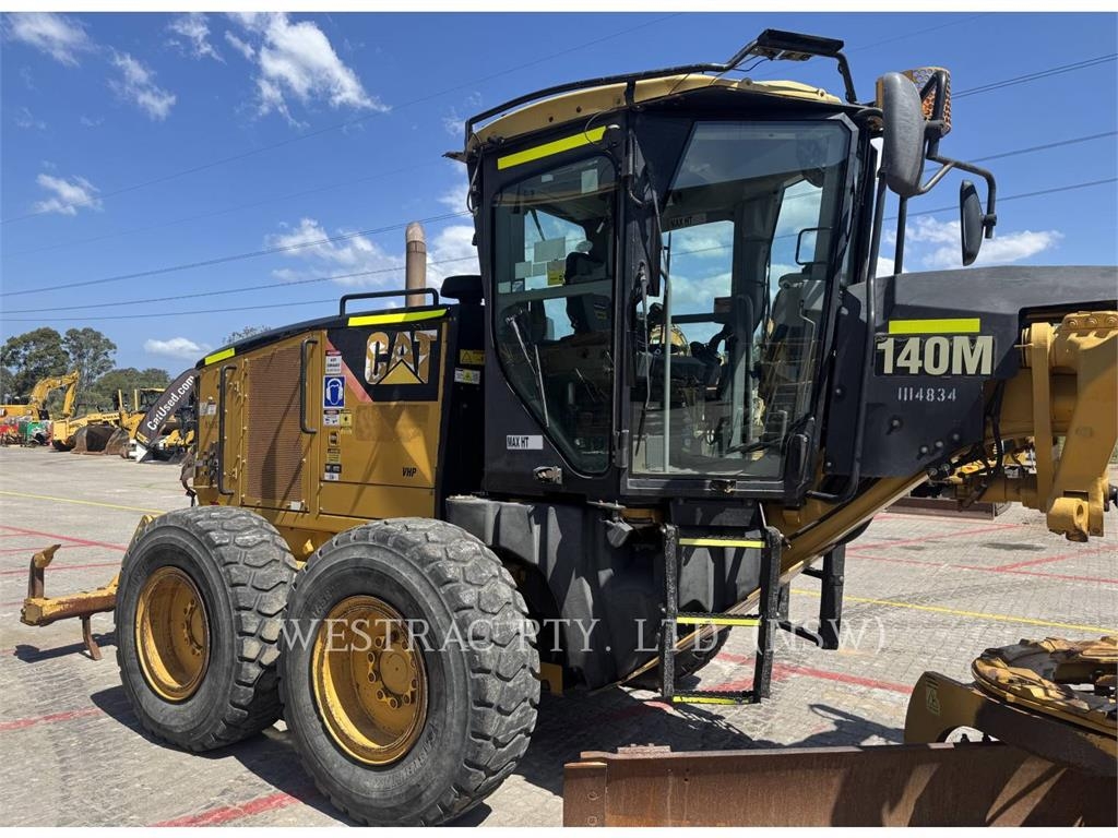 CAT 140M image 9