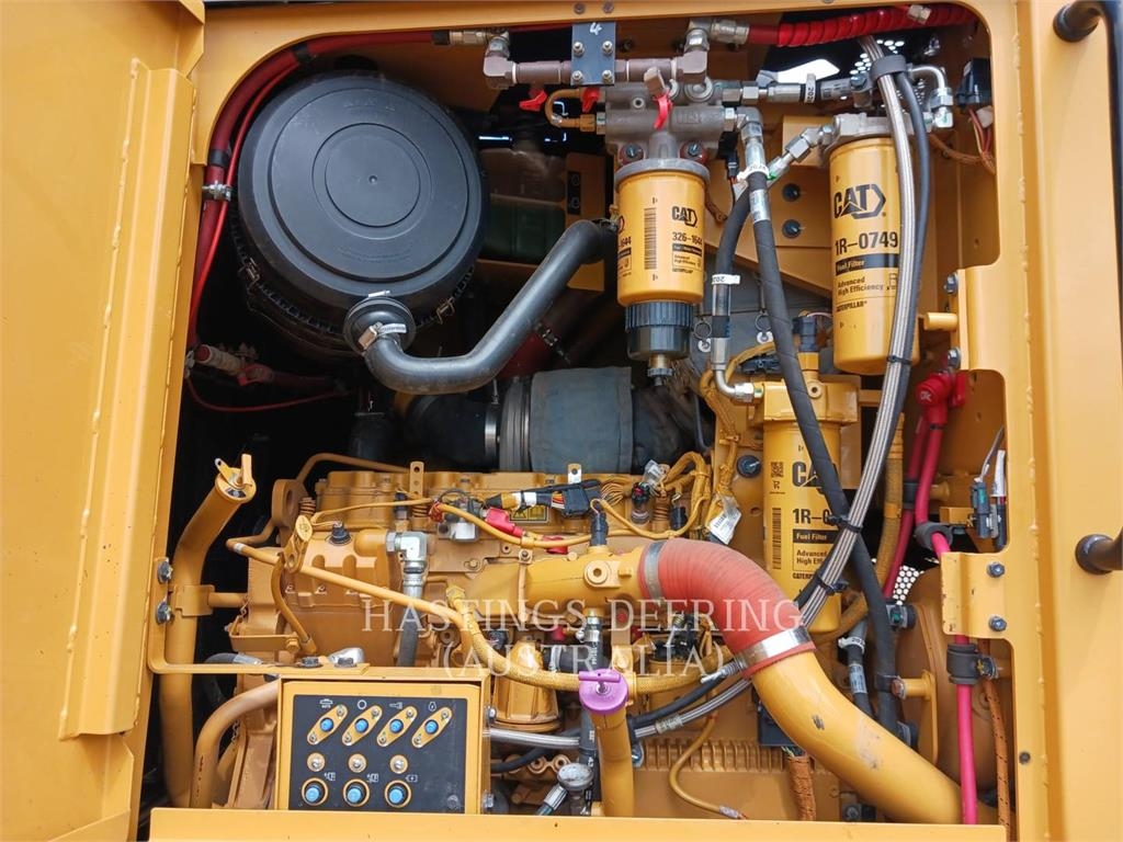 CAT 140M image 7
