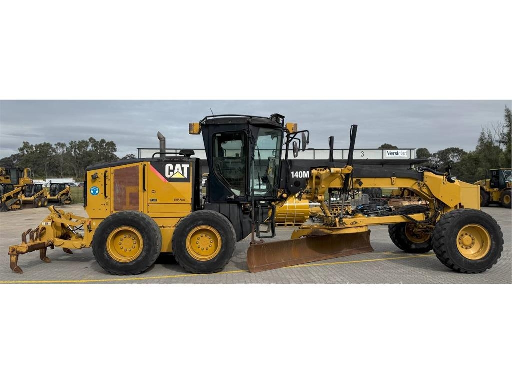 CAT 140M image 5