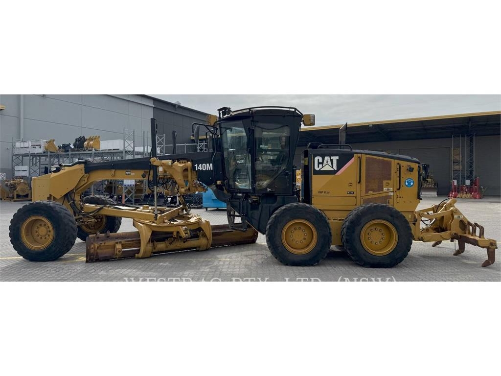 CAT 140M image 6