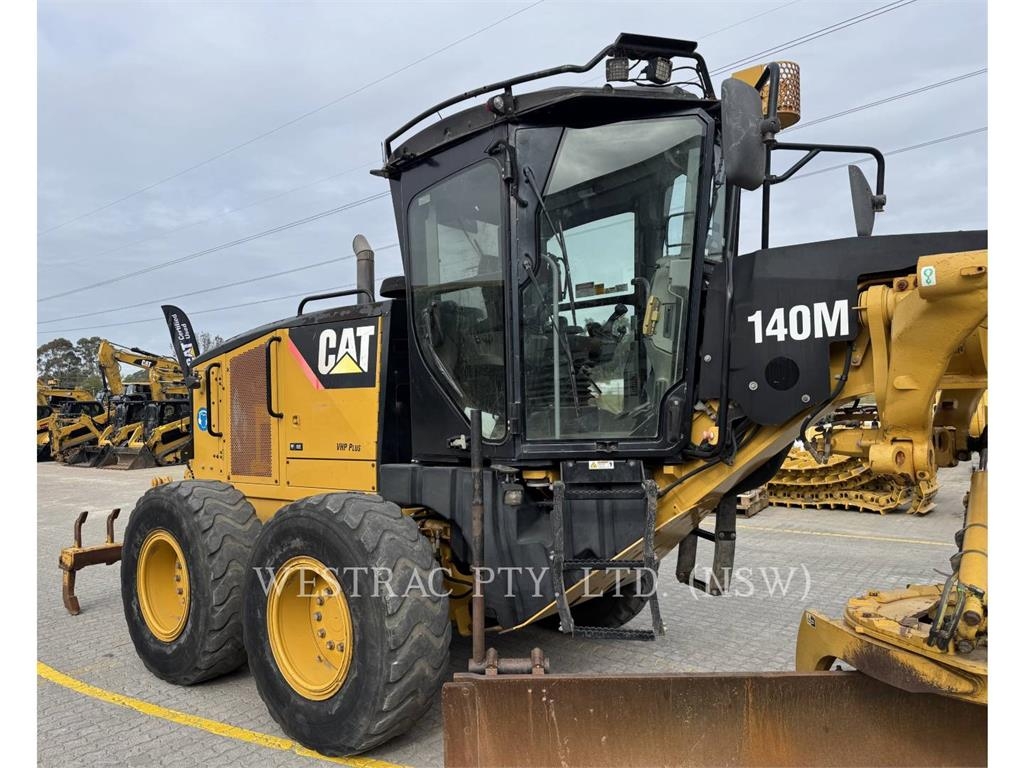CAT 140M image 9