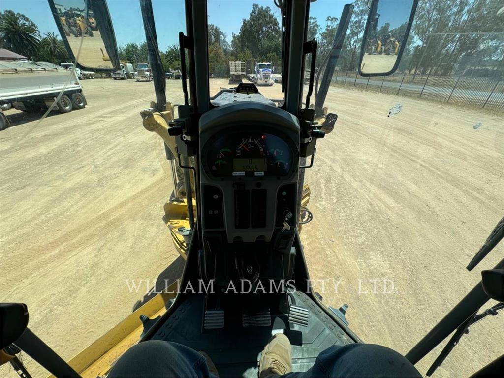 CAT 140M2AWD image 6