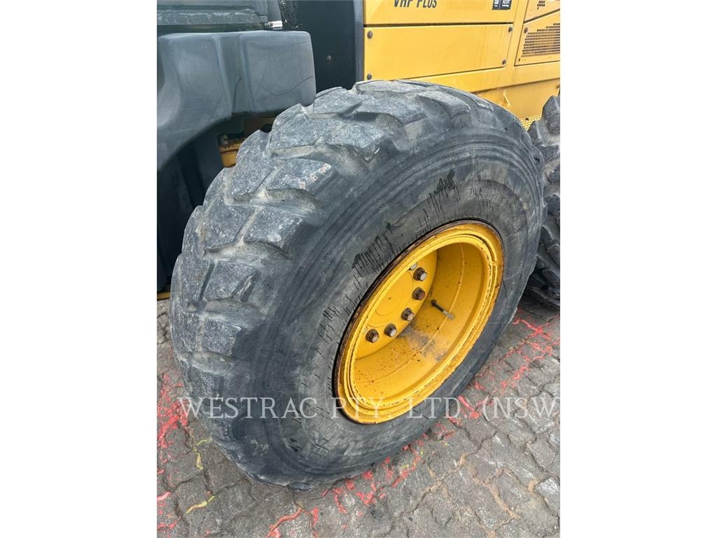 CAT 140M image 10
