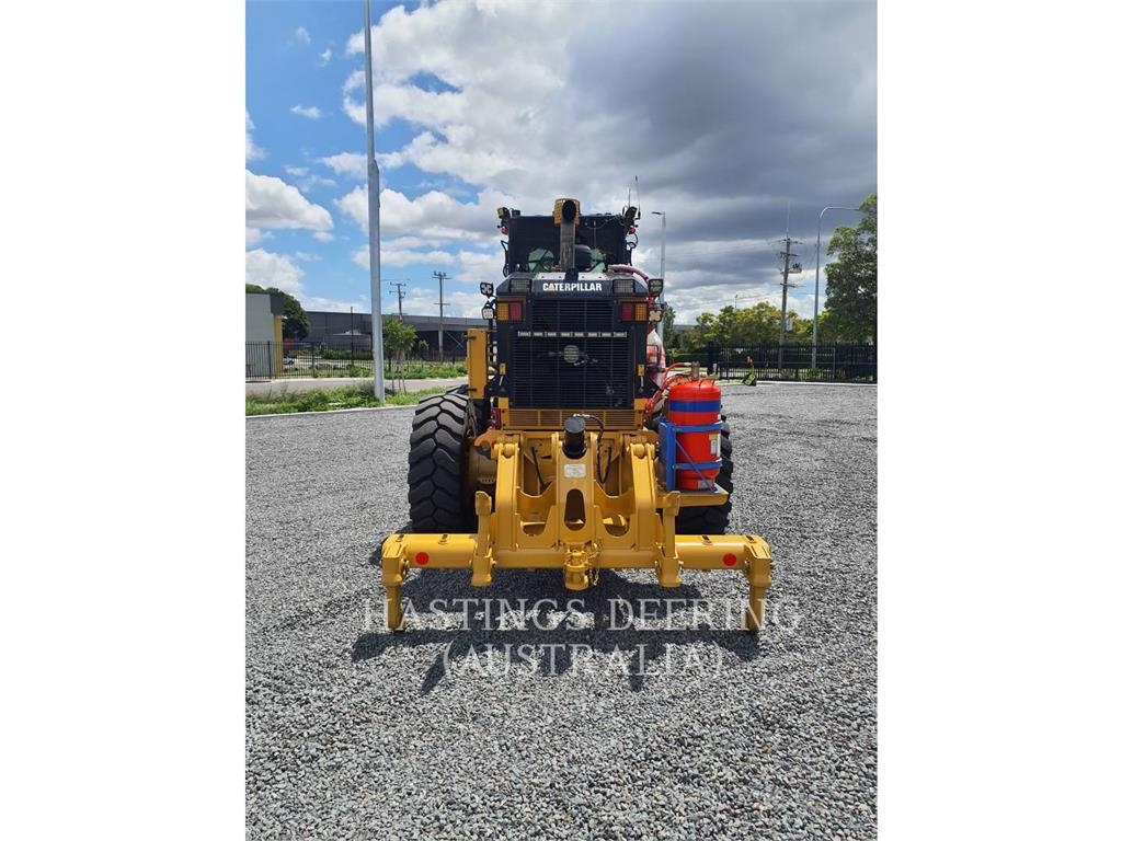 CAT 140M image 9