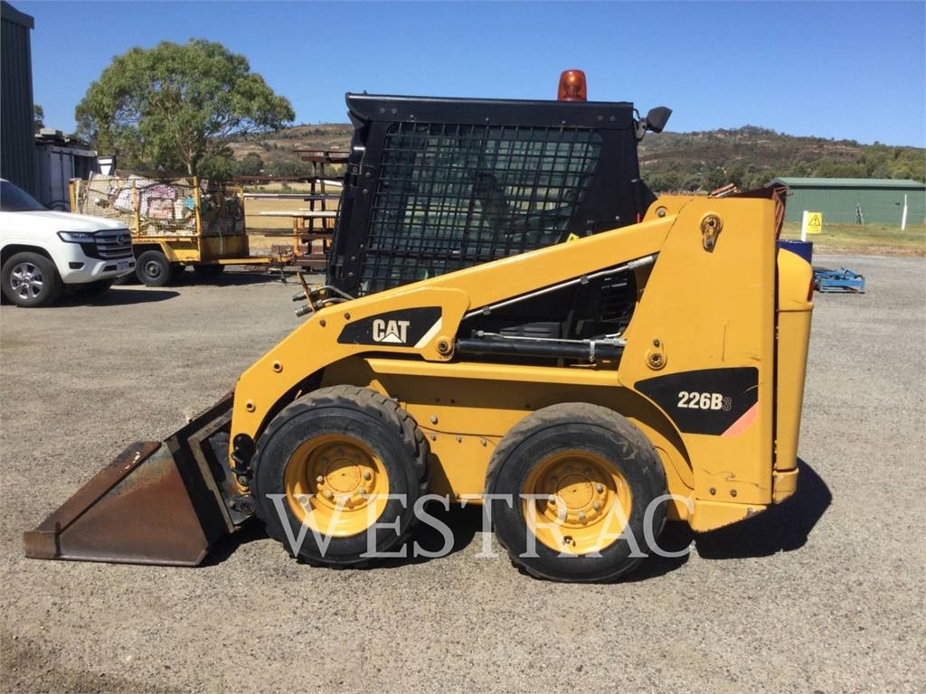 CAT 226B3LRC