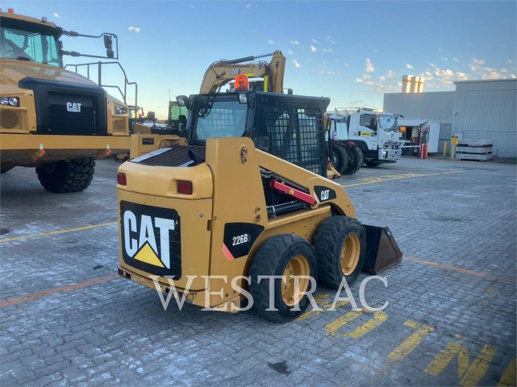 CAT 226B3LRC image 2