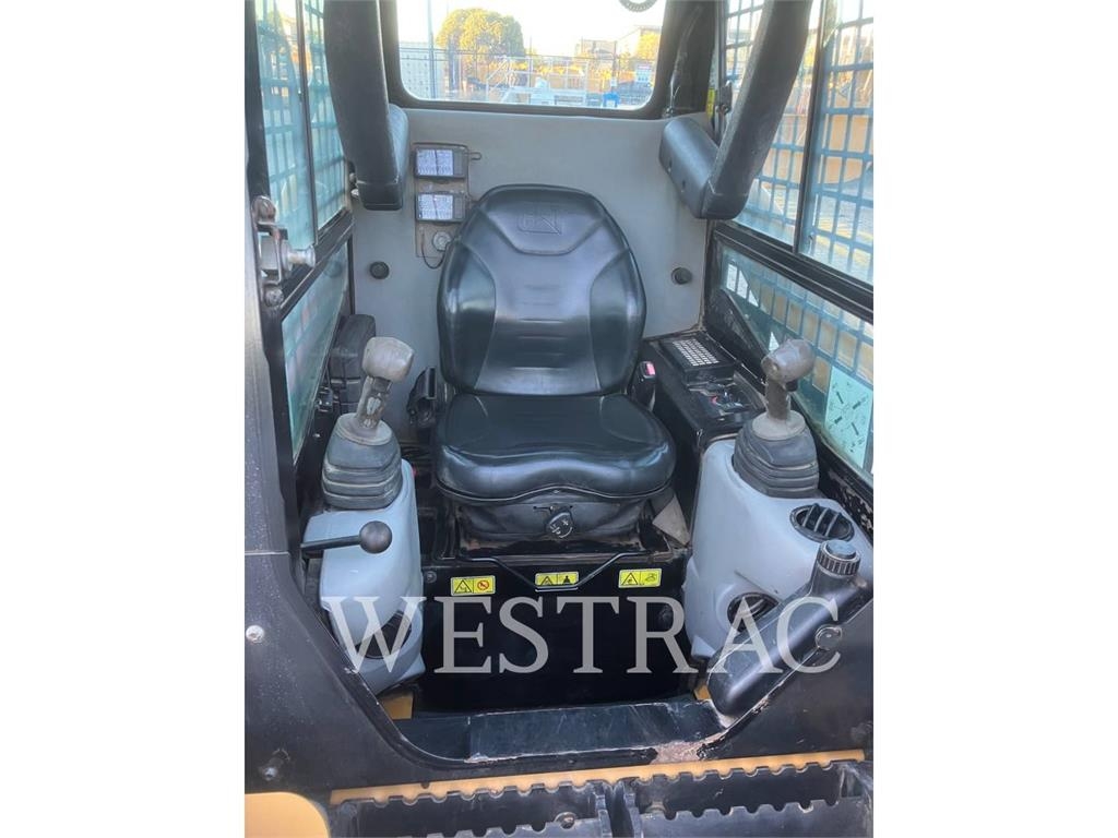 CAT 226B3LRC image 8