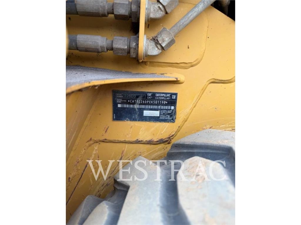 CAT 226D3 image 6
